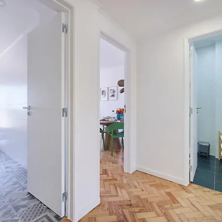 River Birds View, By Timecooler 리스본